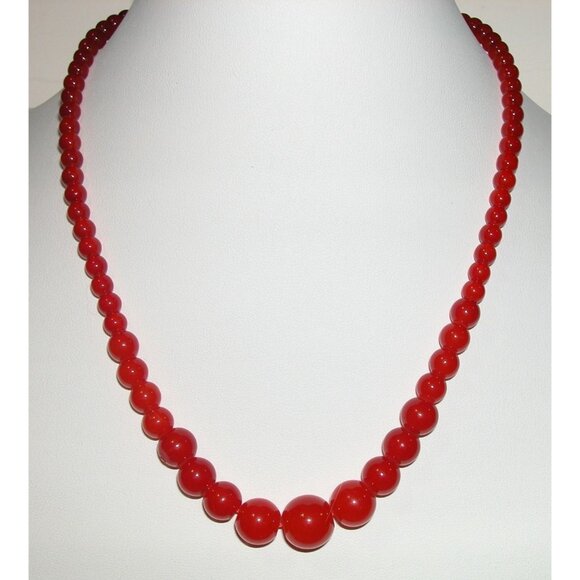 Vintage Red Beaded Necklace With Graduated Beads & Metal Clasp - Picture 1 of 6
